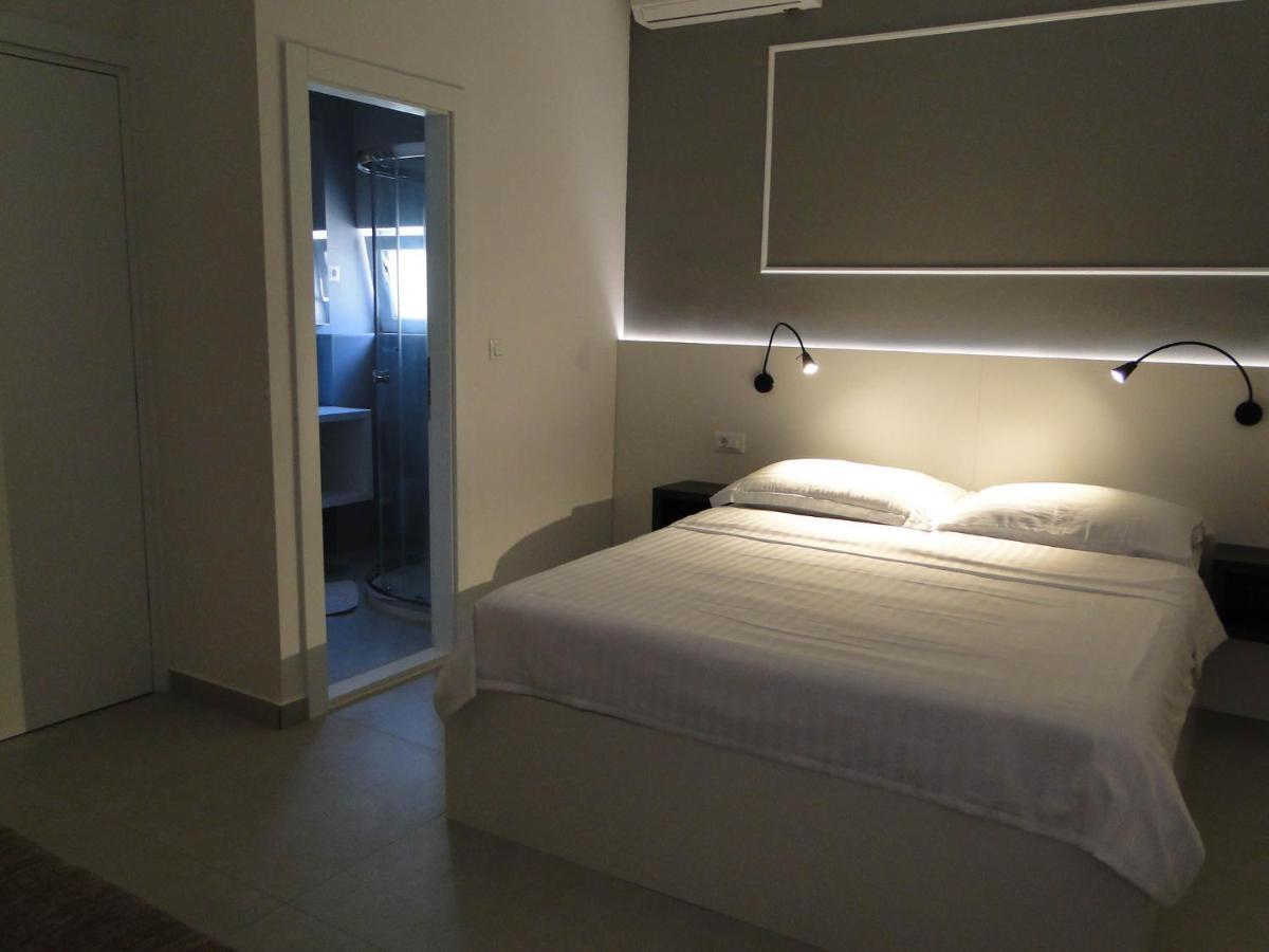 Rooms Tepli Bok Primošten Esterno foto