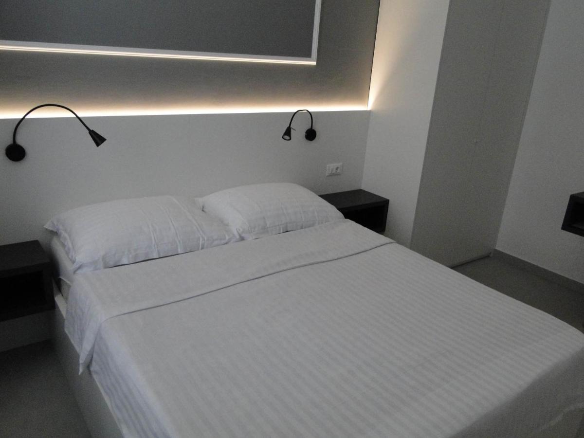 Rooms Tepli Bok Primošten Esterno foto