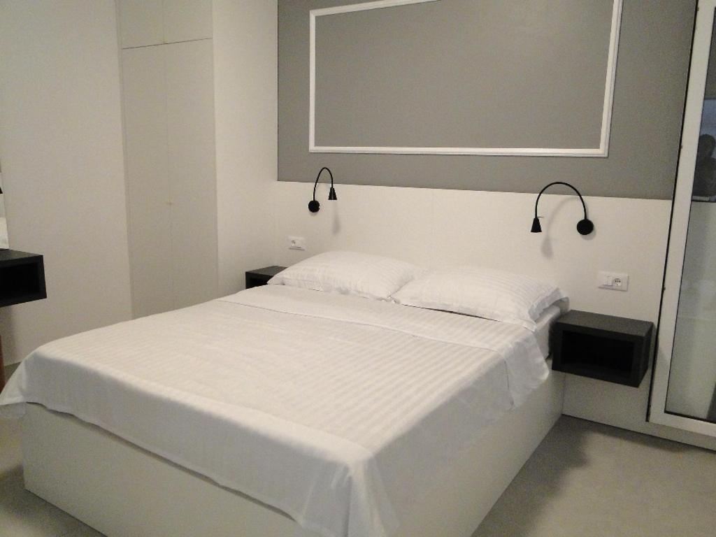 Rooms Tepli Bok Primošten Esterno foto