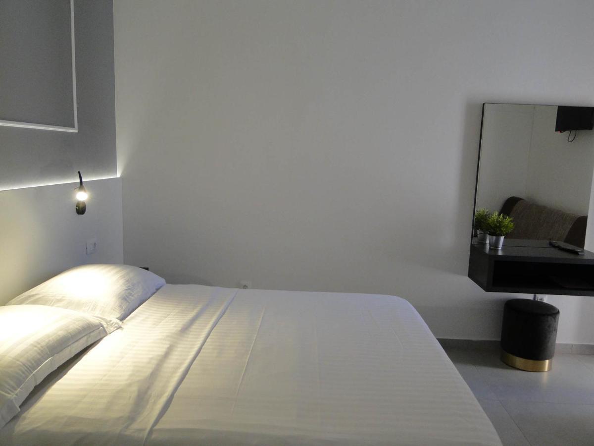 Rooms Tepli Bok Primošten Esterno foto