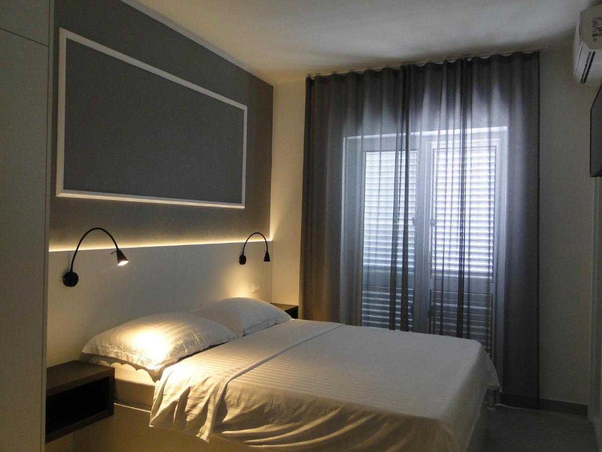 Rooms Tepli Bok Primošten Esterno foto